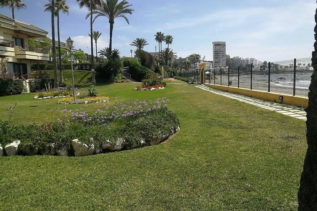Apartamento En Urb Primera Linea De Playa Malaga 0*,