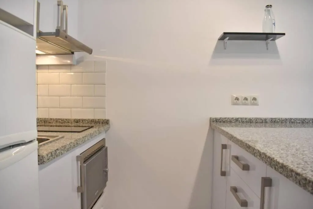 Apartamento En Urb Primera Linea De Playa Malaga