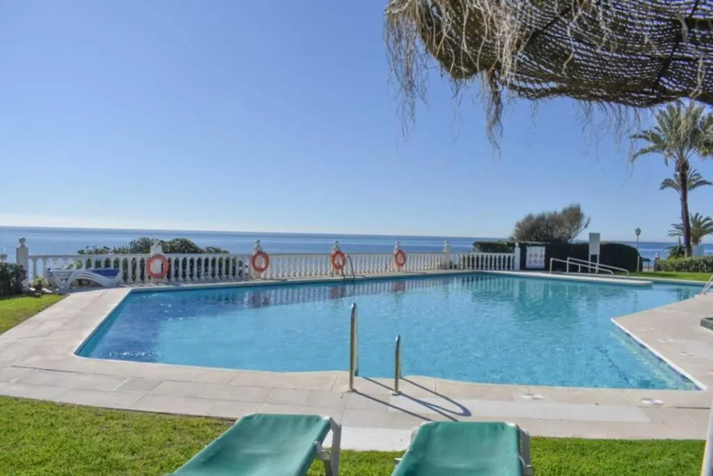 Apartamento En Urb Primera Linea De Playa Malaga Spain