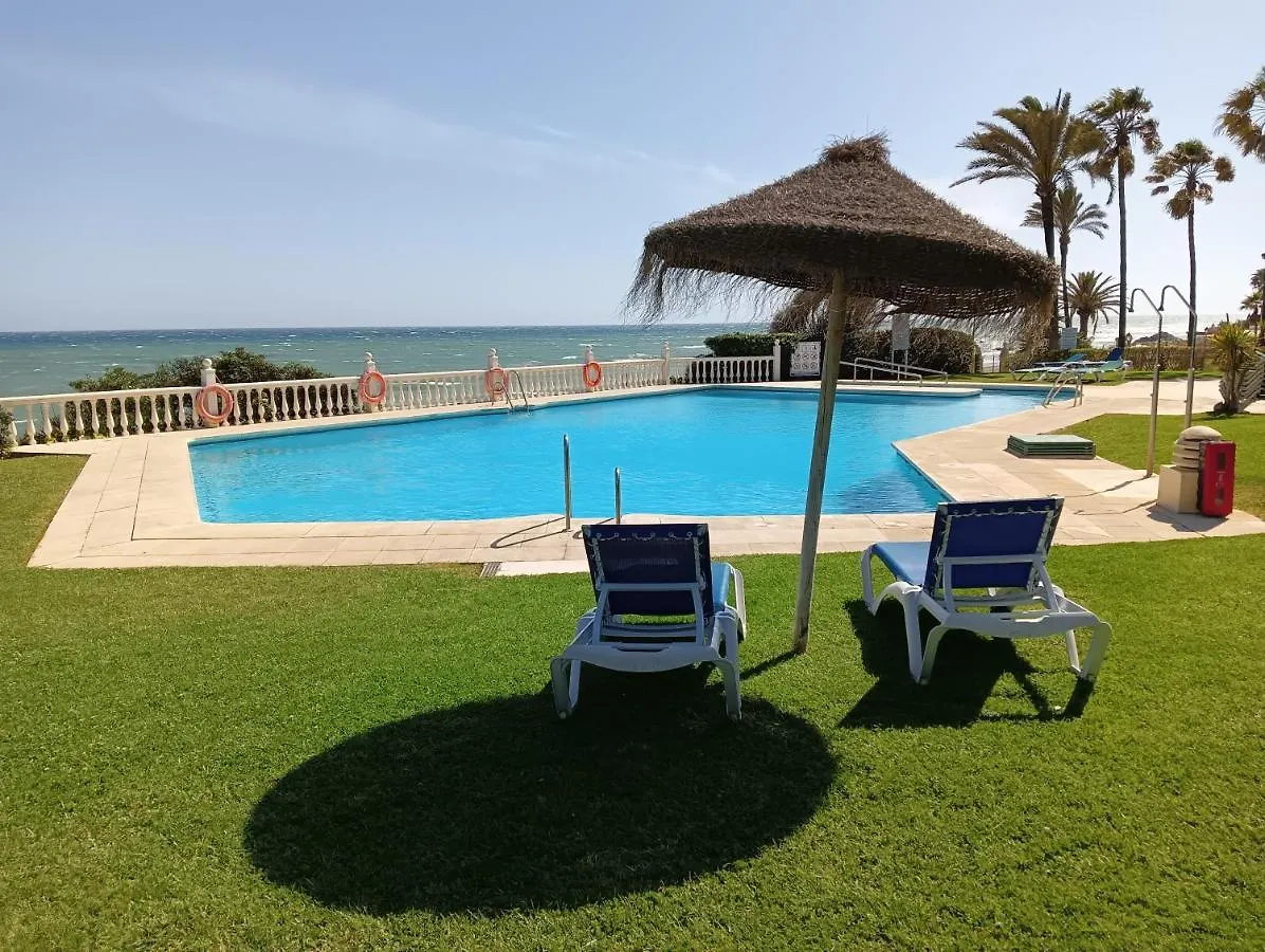 Apartamento En Urb Primera Linea De Playa Malaga 0*,