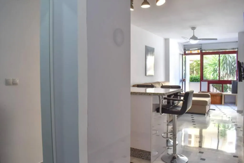 Apartamento En Urb Primera Linea De Playa Malaga 0*,